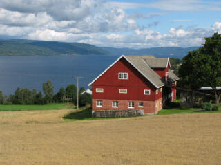 norwegisches Haus am Randsfjorden