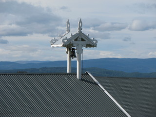 Glockenturm auf Haus