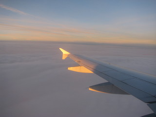 angestrahlter Flugzeugflgel